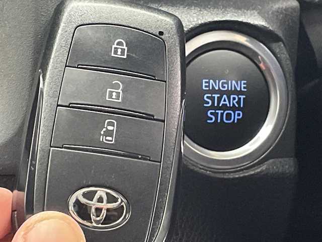 トヨタ シエンタ X 愛知県 2024(令6)年 2.2万km アーバンカーキ セーフティセンス　/純正ＤＡ　/パワスラ　/レーダークルコン　/バックカメラ　/コーナーセンサー　/ＥＴＣ２．０　/ＬＥＤヘッド　/レーンキープ　/オートハイビーム　/ステアリングスイッチ　/スマートキー　/プッシュスタート