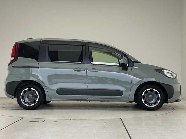 トヨタ シエンタ X 愛知県 2024(令6)年 2.2万km アーバンカーキ セーフティセンス　/純正ＤＡ　/パワスラ　/レーダークルコン　/バックカメラ　/コーナーセンサー　/ＥＴＣ２．０　/ＬＥＤヘッド　/レーンキープ　/オートハイビーム　/ステアリングスイッチ　/スマートキー　/プッシュスタート