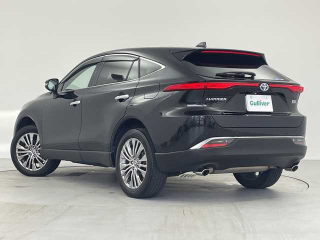 トヨタ ハリアー ハイブリッド Z 愛知県 2023(令5)年 4.4万km プレシャスブラックパール 純正12.3インチナビ/パノラミックビューモニター/調光パノラマルーフ(電動シェード)/ハーフレザーシート/JBLサウンド/フルセグTV/Bluetooth・USB・AppleCarPlay・AndroidAuto/HDMI/ETC2.0/AC100V・1500Wコンセント/デジタルインナーミラー/カラーヘッドアップディスプレイ/パワーバックドア/トヨタセーフティセンス/プリクラッシュセーフティ/レーントレーシングアシスト/レーダークルーズコントロール/アダプティブハイビームシステム/ロードサインアシスト/ドライバー異常時対応システム/先行車発進告知/横滑り防止/ヒルスタートアシスト/PKSB/BSM/車両接近通報/LEDヘッドライト/オートライト/フロントフォグランプ/オート格納ミラー/運転席パワーシート/運転席電動ランバーサポート/オートチルトアウェイ&リターン機能/ナノイーX/純正フロアマット/純正ラゲッジルームシート/充電用USB端子(TypeC)/純正19インチアルミホイール(スーパークロームメタリック塗装)