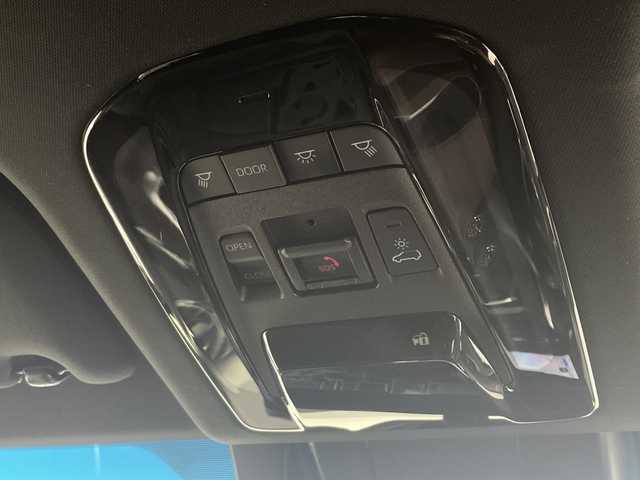 トヨタ ハリアー ハイブリッド Z 愛知県 2023(令5)年 4.4万km プレシャスブラックパール 純正12.3インチナビ/パノラミックビューモニター/調光パノラマルーフ(電動シェード)/ハーフレザーシート/JBLサウンド/フルセグTV/Bluetooth・USB・AppleCarPlay・AndroidAuto/HDMI/ETC2.0/AC100V・1500Wコンセント/デジタルインナーミラー/カラーヘッドアップディスプレイ/パワーバックドア/トヨタセーフティセンス/プリクラッシュセーフティ/レーントレーシングアシスト/レーダークルーズコントロール/アダプティブハイビームシステム/ロードサインアシスト/ドライバー異常時対応システム/先行車発進告知/横滑り防止/ヒルスタートアシスト/PKSB/BSM/車両接近通報/LEDヘッドライト/オートライト/フロントフォグランプ/オート格納ミラー/運転席パワーシート/運転席電動ランバーサポート/オートチルトアウェイ&リターン機能/ナノイーX/純正フロアマット/純正ラゲッジルームシート/充電用USB端子(TypeC)/純正19インチアルミホイール(スーパークロームメタリック塗装)