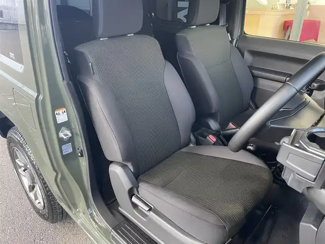 スズキ ジムニー XC 大阪府 2021(令3)年 1万km ジャングルグリーン 5MT/純正8型ナビ フルセグTV CD DVD BT/バックカメラ/ETC/前後ドラレコ/スマートキー 2個/衝突被害軽減ブレーキ/クルーズコントロール/レーンアシスト/オートマチックハイビーム/LEDオートヘッドライト/フォグライト/背面タイヤ/ステアリングリモコン/シートヒーター/ダウンヒルアシストコントロール/革巻きステアリング/W サイド カーテン エアバッグ/保証書 取説 ナビ取説/禁煙車