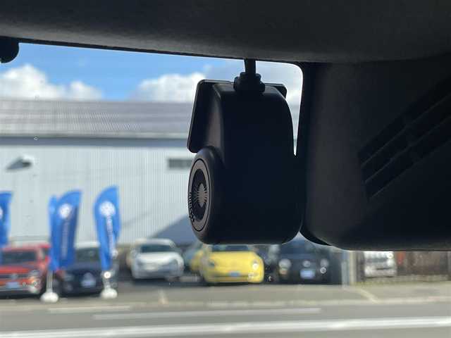 スズキ ジムニー XC 大阪府 2021(令3)年 1万km ジャングルグリーン 5MT/純正8型ナビ フルセグTV CD DVD BT/バックカメラ/ETC/前後ドラレコ/スマートキー 2個/衝突被害軽減ブレーキ/クルーズコントロール/レーンアシスト/オートマチックハイビーム/LEDオートヘッドライト/フォグライト/背面タイヤ/ステアリングリモコン/シートヒーター/ダウンヒルアシストコントロール/革巻きステアリング/W サイド カーテン エアバッグ/保証書 取説 ナビ取説/禁煙車