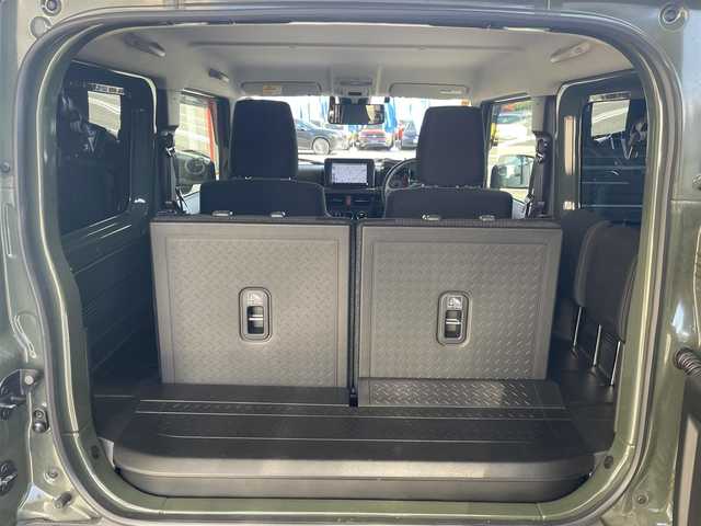 スズキ ジムニー XC 大阪府 2021(令3)年 1万km ジャングルグリーン 5MT/純正8型ナビ フルセグTV CD DVD BT/バックカメラ/ETC/前後ドラレコ/スマートキー 2個/衝突被害軽減ブレーキ/クルーズコントロール/レーンアシスト/オートマチックハイビーム/LEDオートヘッドライト/フォグライト/背面タイヤ/ステアリングリモコン/シートヒーター/ダウンヒルアシストコントロール/革巻きステアリング/W サイド カーテン エアバッグ/保証書 取説 ナビ取説/禁煙車