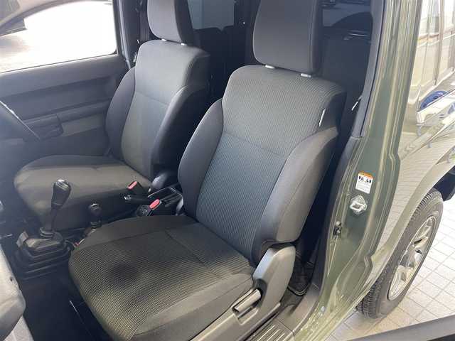 スズキ ジムニー XC 大阪府 2021(令3)年 1万km ジャングルグリーン 5MT/純正8型ナビ フルセグTV CD DVD BT/バックカメラ/ETC/前後ドラレコ/スマートキー 2個/衝突被害軽減ブレーキ/クルーズコントロール/レーンアシスト/オートマチックハイビーム/LEDオートヘッドライト/フォグライト/背面タイヤ/ステアリングリモコン/シートヒーター/ダウンヒルアシストコントロール/革巻きステアリング/W サイド カーテン エアバッグ/保証書 取説 ナビ取説/禁煙車