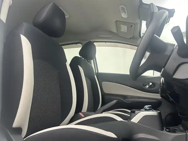 日産 ノート e－パワー X Vセレクション 埼玉県 2019(令1)年 6万km ブリリアントホワイトパール 純正ナビ　フルセグ　ＣＤ／ＤＶＤ　Ｂｌｕｅｔｏｏｔｈ　アラウンドビューモニター　デジタルインナーミラー　ＬＥＤヘッドライト　レーンキープアシスト　コーナーセンサー　ドライブレコーダー　スマートキー