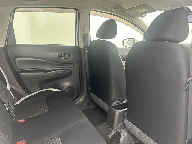 日産 ノート e－パワー X Vセレクション 埼玉県 2019(令1)年 6万km ブリリアントホワイトパール 純正ナビ　フルセグ　ＣＤ／ＤＶＤ　Ｂｌｕｅｔｏｏｔｈ　アラウンドビューモニター　デジタルインナーミラー　ＬＥＤヘッドライト　レーンキープアシスト　コーナーセンサー　ドライブレコーダー　スマートキー