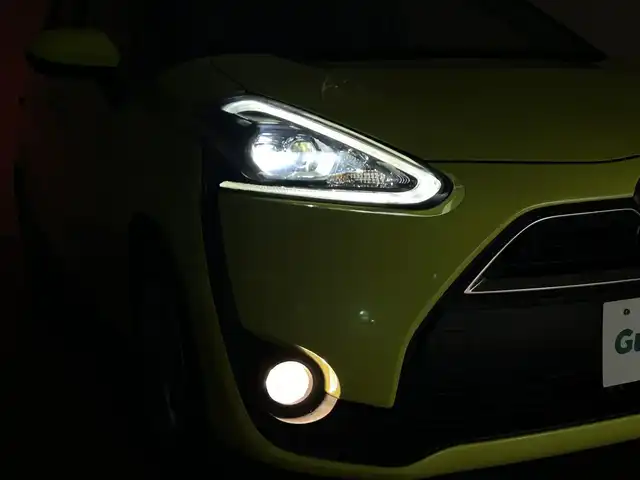 トヨタ シエンタ G 群馬県 2016(平28)年 4万km エアーイエロー トヨタセーフティセンスC/ ・プリクラッシュセーフティシステム/ ・レーンディパーチャーアラート/ ・オートマチックハイビーム/LEDランプパッケージ/・LEDヘッドライト/・オートライト/・フォグランプ/ナビレディパッケージ/・バックカメラ/・ステアリングスイッチ/＝＝＝＝＝＝/社外7インチナビ/(AM/FM/Bluetooth/ワンセグTV/CD/USB)/バックモニター/両側パワースライドドア/前席シートヒーター/社外前方ドライブレコーダー/社外左右サイドモニター(ナビ連動)/ETC/プッシュスタート/スマートキー