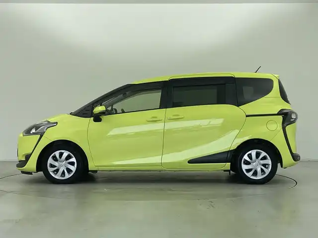 トヨタ シエンタ G 群馬県 2016(平28)年 4万km エアーイエロー トヨタセーフティセンスC/ ・プリクラッシュセーフティシステム/ ・レーンディパーチャーアラート/ ・オートマチックハイビーム/LEDランプパッケージ/・LEDヘッドライト/・オートライト/・フォグランプ/ナビレディパッケージ/・バックカメラ/・ステアリングスイッチ/＝＝＝＝＝＝/社外7インチナビ/(AM/FM/Bluetooth/ワンセグTV/CD/USB)/バックモニター/両側パワースライドドア/前席シートヒーター/社外前方ドライブレコーダー/社外左右サイドモニター(ナビ連動)/ETC/プッシュスタート/スマートキー