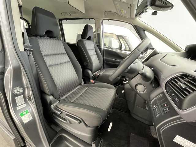 日産 セレナ ハイウェイスター V 滋賀県 2021(令3)年 7.8万km ダークメタルグレー 禁煙車/純正ナビ/CD/DVD/Bluetooth/フルセグテレビ/全方位カメラ/プロパイロット/両側パワースライドドア/革巻きステアリング/ETC2.0/コーナーセンサー/オートライト/ウィンカーミラー/ブレーキホールド