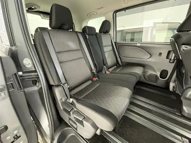 日産 セレナ ハイウェイスター V 滋賀県 2021(令3)年 7.8万km ダークメタルグレー 禁煙車/純正ナビ/CD/DVD/Bluetooth/フルセグテレビ/全方位カメラ/プロパイロット/両側パワースライドドア/革巻きステアリング/ETC2.0/コーナーセンサー/オートライト/ウィンカーミラー/ブレーキホールド
