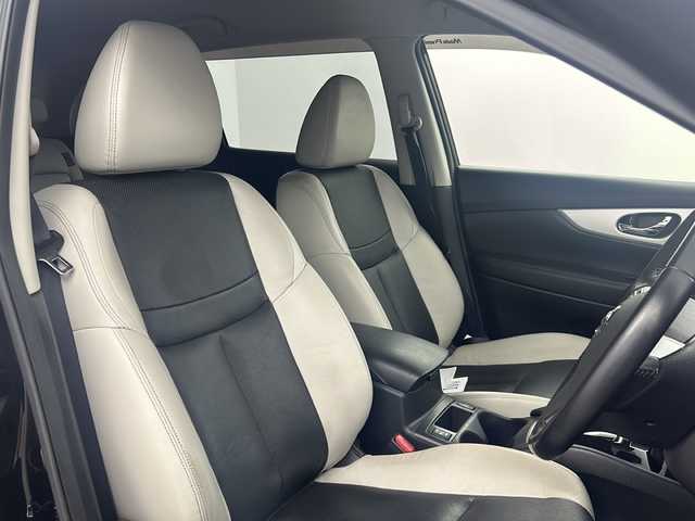 日産 エクストレイル モード・プレミア 兵庫県 2016(平28)年 7万km ダイヤモンドブラック ・純正ナビ/Bluetooth/CD/DVD/TV/・全方位カメラ/・前後ドライブレコーダー/・ビルドインETC2.0/・前後コーナーセンサー/・クルーズコントロール/・パーキングアシスト/・盗難防止装置/・エマージェンシーブレーキ/・革シート/・シートヒーター（D席＋N席）/・ステアリングリモコン/・社外18インチアルミホイール/・LEDヘッドライト/・オートライト/・スマートキー/・アイドリングストップ/・Wエアバッグ/・純正フロアマット
