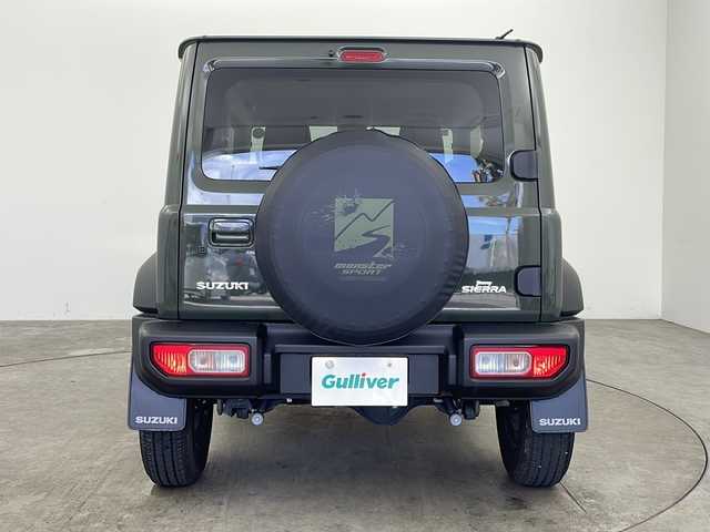スズキ ジムニー シエラ JL 兵庫県 2022(令4)年 1.5万km ジャングルグリーン ・社外メモリーナビ（KXM-E507W）/　CD/DVD再生/　SDミュージックサーバー/　Bluetoothオーディオ/　フルセグテレビ/・バックカメラ/・ビルドインETC/・衝突被害軽減システム/・純正フロアマット/・シートヒーター（運転席・助手席）/・背面タイヤ/・純正15インチアルミホイール/・ABS/・横滑り防止機能/・盗難防止装置/・オートライト/・オートマチックハイビーム/・ダウンヒルアシストコントロール/・W＋サイドエアバック/・カーテンエアバック/・パートタイム４WD/・スマートキー/・スペアキー/・AACエアコン