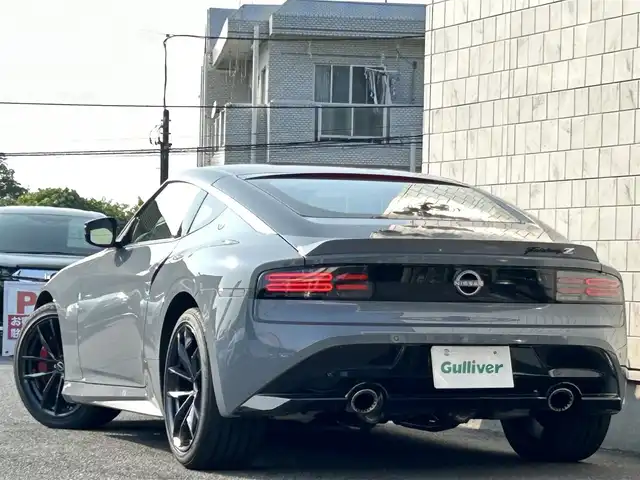 日産 フェアレディ Ｚ バージョンS 埼玉県 2024(令6)年 0.2万km ステルスグレー/スーパーブラック ワンオーナー/外部検査済み/6MTモデル/登録時走行1608km/ボディカラー：ステルスグレーII/ツートンルーフ/純正ナビゲーション/Bluetooth/バックカメラ/フロアマット/純正3連メーター/専用RAYS鍛造19インチアルミ/レーダークルーズコントロール/衝突軽減ブレーキ/LEDヘッドライト/FRコーナーセンサー/スリップコントロール/スペアキー/新車保証書/取扱説明書