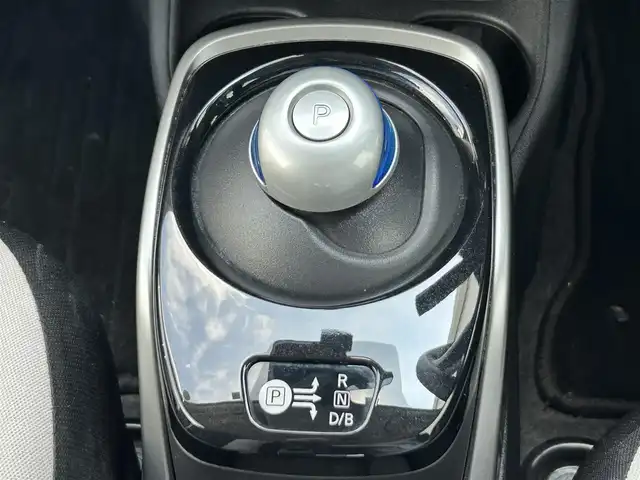 日産 ノート e－パワー X Vセレクション 奈良県 2020(令2)年 2.9万km ブリリアントホワイトパール 純正ナビ/DVD再生/フルセグテレビ/Bluetooth接続/デジタルインナーミラー/ETC/バックカメラ/プッシュスタート/レーンキープアシスト/アラウンドビューモニター/前後ドライブレコーダー/前後コーナーセンサー/スペアキー/純正フロアマット/純正AW