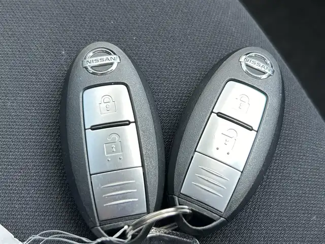 日産 ノート e－パワー X Vセレクション 奈良県 2020(令2)年 2.9万km ブリリアントホワイトパール 純正ナビ/DVD再生/フルセグテレビ/Bluetooth接続/デジタルインナーミラー/ETC/バックカメラ/プッシュスタート/レーンキープアシスト/アラウンドビューモニター/前後ドライブレコーダー/前後コーナーセンサー/スペアキー/純正フロアマット/純正AW