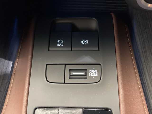 トヨタ ハリアー Z 愛媛県 2023(令5)年 2.6万km プラチナホワイトパールマイカ メーカーナビ/(Bluetooth/フルセグ/USB)/全周囲カメラ/レーダークルーズコントロール/ドライブレコーダー/衝突被害軽減ブレーキ/レーンキープアシスト/コーナーセンサー/ブラインドスポットモニター/電動リアゲート/ETC/LEDヘッドライト/オートマチックハイビーム/オートライト