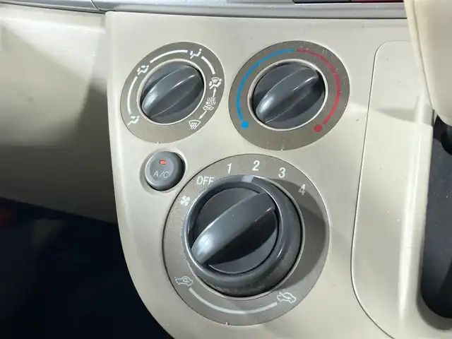 ダイハツ ムーヴ X スペシャル 沖縄県 2011(平23)年 7万km パールホワイトⅢ 禁煙車/純正オーディオ/　ＣＤ再生　ＡＭ　ＦＭ/電動格納ミラー/エアコン/キーレス/ライトレベライザー/ベンチシート/横滑り防止装置/ＡＢＳ/パワーステアリング/パワーウィンドウ/取扱説明書