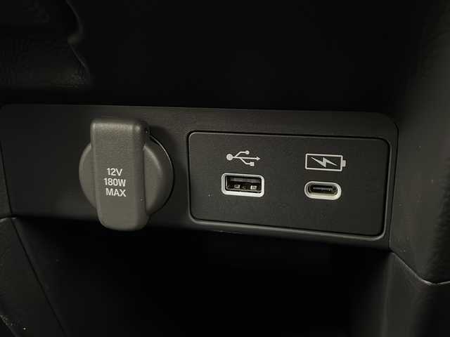 ホンダ ステップワゴン スパーダ eHEV 愛知県 2025(令7)年 0.1千km プラチナホワイトパール ・登録済未使用車/・純正11.4インチナビ/・Bluetooth/フルセグTV/CD/DVD/AppleCarPlay/・ハーフレザーシート/・D/Nシートヒーター/・パワーバックドア/・両側パワースライドドア/・2列目オットマン/・パドルシフト/・オートブレーキホールド/・オートLEDヘッドライト/・フォグライト/・スマートキー×２/・純正16インチアルミホイール/・サイド/カーテンエアバッグ/【ホンダセンシング】/・衝突軽減ブレーキ/・オートハイビーム/・誤発進抑制機能/・後方誤発進抑制機能/・路外逸脱警報機能/・アダプティブクルーズコントロール/・車線維持支援システム/・歩行者事故低減ステアリング^/・先行車発進お知らせ機能/・標識認識機能