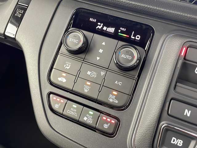 ホンダ ステップワゴン スパーダ eHEV 愛知県 2025(令7)年 0.1千km プラチナホワイトパール ・登録済未使用車/・純正11.4インチナビ/・Bluetooth/フルセグTV/CD/DVD/AppleCarPlay/・ハーフレザーシート/・D/Nシートヒーター/・パワーバックドア/・両側パワースライドドア/・2列目オットマン/・パドルシフト/・オートブレーキホールド/・オートLEDヘッドライト/・フォグライト/・スマートキー×２/・純正16インチアルミホイール/・サイド/カーテンエアバッグ/【ホンダセンシング】/・衝突軽減ブレーキ/・オートハイビーム/・誤発進抑制機能/・後方誤発進抑制機能/・路外逸脱警報機能/・アダプティブクルーズコントロール/・車線維持支援システム/・歩行者事故低減ステアリング^/・先行車発進お知らせ機能/・標識認識機能