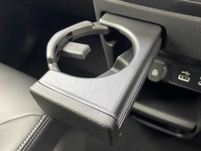 ホンダ ステップワゴン スパーダ eHEV 愛知県 2025(令7)年 0.1千km プラチナホワイトパール ・登録済未使用車/・純正11.4インチナビ/・Bluetooth/フルセグTV/CD/DVD/AppleCarPlay/・ハーフレザーシート/・D/Nシートヒーター/・パワーバックドア/・両側パワースライドドア/・2列目オットマン/・パドルシフト/・オートブレーキホールド/・オートLEDヘッドライト/・フォグライト/・スマートキー×２/・純正16インチアルミホイール/・サイド/カーテンエアバッグ/【ホンダセンシング】/・衝突軽減ブレーキ/・オートハイビーム/・誤発進抑制機能/・後方誤発進抑制機能/・路外逸脱警報機能/・アダプティブクルーズコントロール/・車線維持支援システム/・歩行者事故低減ステアリング^/・先行車発進お知らせ機能/・標識認識機能