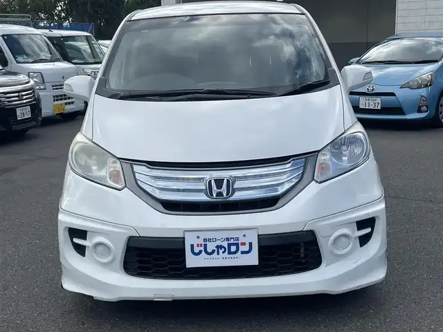 ホンダ フリード ハイブリット ジャストセレクション 東京都 2013(平25)年 6.5万km ホワイトオーキッドパール (株)IDOMが運営する【じしゃロン昭島店】の自社ローン専用車両になります。こちらは現金またはオートローンご利用時の価格です。自社ローンご希望の方は別途その旨お申付け下さい/インター純正ナビ/BT/DVD/CD/ワンセグTV/バックカメラ/フリップダウンモニター/電動格納ミラー/ドアバイザー/ビルトインETC/両側パワースライドドア/MUGENフロアマット