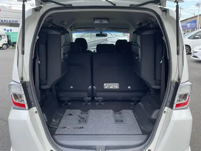 ホンダ フリード ハイブリット ジャストセレクション 東京都 2013(平25)年 6.5万km ホワイトオーキッドパール (株)IDOMが運営する【じしゃロン昭島店】の自社ローン専用車両になります。こちらは現金またはオートローンご利用時の価格です。自社ローンご希望の方は別途その旨お申付け下さい/インター純正ナビ/BT/DVD/CD/ワンセグTV/バックカメラ/フリップダウンモニター/電動格納ミラー/ドアバイザー/ビルトインETC/両側パワースライドドア/MUGENフロアマット