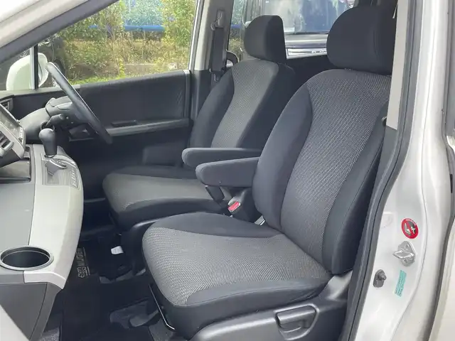 ホンダ フリード ハイブリット ジャストセレクション 東京都 2013(平25)年 6.5万km ホワイトオーキッドパール (株)IDOMが運営する【じしゃロン昭島店】の自社ローン専用車両になります。こちらは現金またはオートローンご利用時の価格です。自社ローンご希望の方は別途その旨お申付け下さい/インター純正ナビ/BT/DVD/CD/ワンセグTV/バックカメラ/フリップダウンモニター/電動格納ミラー/ドアバイザー/ビルトインETC/両側パワースライドドア/MUGENフロアマット