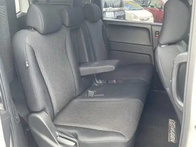 ホンダ フリード ハイブリット ジャストセレクション 東京都 2013(平25)年 6.5万km ホワイトオーキッドパール (株)IDOMが運営する【じしゃロン昭島店】の自社ローン専用車両になります。こちらは現金またはオートローンご利用時の価格です。自社ローンご希望の方は別途その旨お申付け下さい/インター純正ナビ/BT/DVD/CD/ワンセグTV/バックカメラ/フリップダウンモニター/電動格納ミラー/ドアバイザー/ビルトインETC/両側パワースライドドア/MUGENフロアマット