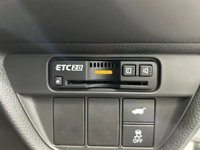 ホンダ ＺＲ－Ｖ Z 鹿児島県 2024(令6)年 2.1万km プラチナホワイトパール 禁煙車/純正9インチナビ(フルセグTV/Bluetooth)/全方位カメラ/ホンダセンシング/追従型クルーズコントロール/BOSEプレミアムサウンド/ブラインドスポットインフォメーション/後退出庫サポート/アダプティブドライビングビーム/運転席メモリー機能付きパワーシート/前席シートヒーター/前方ドライブレコーダー/ステアリングヒーター/本革シート/パワーバックドア/ワイヤレス充電/ETC/純正フロアマット/純正アルミホイール/LEDヘッドライト