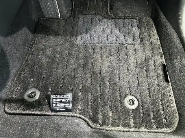 ホンダ ＺＲ－Ｖ Z 鹿児島県 2024(令6)年 2.1万km プラチナホワイトパール 禁煙車/純正9インチナビ(フルセグTV/Bluetooth)/全方位カメラ/ホンダセンシング/追従型クルーズコントロール/BOSEプレミアムサウンド/ブラインドスポットインフォメーション/後退出庫サポート/アダプティブドライビングビーム/運転席メモリー機能付きパワーシート/前席シートヒーター/前方ドライブレコーダー/ステアリングヒーター/本革シート/パワーバックドア/ワイヤレス充電/ETC/純正フロアマット/純正アルミホイール/LEDヘッドライト