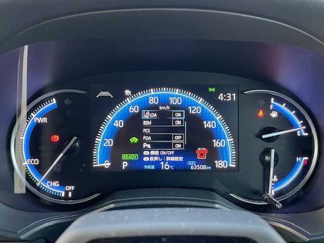 トヨタ ヴォクシー ハイブリッド S－Z 静岡県 2022(令4)年 6.4万km アティチュードブラックマイカ ●10.5インチ純正ディスプレイオーディオ(ナビ付き)/(フルセグ/CD/DVD/Bluetooth//AppleCarPlay/AndroidAuto)/●ハーフレザーシート/●前席シートヒーター/●全方位カメラ/●13.2インチフリップダウンモニター/●レーダークルーズコントロール/●パーキングアシスト/●ブラインドスポットモニター/●プリクラッシュセーフティ/●レーンキープアシスト/●前後クリアランスソナー/●電動パーキングブレーキ/●オートブレーキホールド/●LEDヘッドライト＆フォグランプ/●オートライト/●オートマチックハイビーム/●革巻きステアリング/●ステアリングスイッチ/●ステアリングヒーター/●ETC2.0/●前後ドライブレコーダー/●電動リアゲート/●両側パワースライドドア/●電動格納ウィンカーミラー/●スマートキー/●プッシュスタート/●純正フロアマット/●純正16インチアルミホイール/●ダブル＋サイドSRS＋ABS/●保証書/●取扱説明書