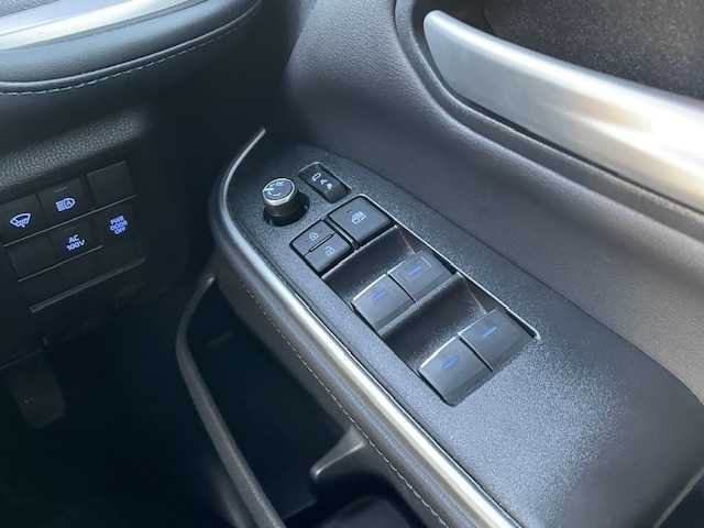 トヨタ ヴォクシー ハイブリッド S－Z 静岡県 2022(令4)年 6.4万km アティチュードブラックマイカ ●10.5インチ純正ディスプレイオーディオ(ナビ付き)/(フルセグ/CD/DVD/Bluetooth//AppleCarPlay/AndroidAuto)/●ハーフレザーシート/●前席シートヒーター/●全方位カメラ/●13.2インチフリップダウンモニター/●レーダークルーズコントロール/●パーキングアシスト/●ブラインドスポットモニター/●プリクラッシュセーフティ/●レーンキープアシスト/●前後クリアランスソナー/●電動パーキングブレーキ/●オートブレーキホールド/●LEDヘッドライト＆フォグランプ/●オートライト/●オートマチックハイビーム/●革巻きステアリング/●ステアリングスイッチ/●ステアリングヒーター/●ETC2.0/●前後ドライブレコーダー/●電動リアゲート/●両側パワースライドドア/●電動格納ウィンカーミラー/●スマートキー/●プッシュスタート/●純正フロアマット/●純正16インチアルミホイール/●ダブル＋サイドSRS＋ABS/●保証書/●取扱説明書