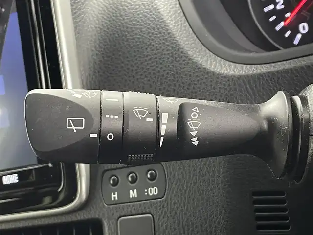 トヨタ ヴォクシー ZS 煌Ⅲ 埼玉県 2021(令3)年 5万km ホワイトパールクリスタルシャイン モデリスタ　純正９型ナビ　両側電動　ＥＴＣ　バックカメラ　フルセグＴＶ　ハーフレザーシート　純正１６インチアルミ　クルーズコントロール　ＬＥＤヘッドライト　衝突被害軽減　ＢＴ　ＵＳＢ端子