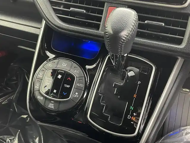 トヨタ ヴォクシー ZS 煌Ⅲ 埼玉県 2021(令3)年 5万km ホワイトパールクリスタルシャイン モデリスタ　純正９型ナビ　両側電動　ＥＴＣ　バックカメラ　フルセグＴＶ　ハーフレザーシート　純正１６インチアルミ　クルーズコントロール　ＬＥＤヘッドライト　衝突被害軽減　ＢＴ　ＵＳＢ端子