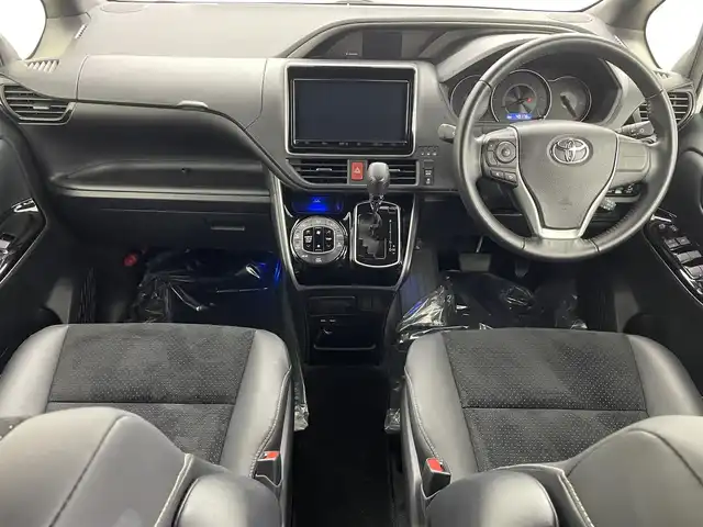 トヨタ ヴォクシー ZS 煌Ⅲ 埼玉県 2021(令3)年 5万km ホワイトパールクリスタルシャイン モデリスタ　純正９型ナビ　両側電動　ＥＴＣ　バックカメラ　フルセグＴＶ　ハーフレザーシート　純正１６インチアルミ　クルーズコントロール　ＬＥＤヘッドライト　衝突被害軽減　ＢＴ　ＵＳＢ端子