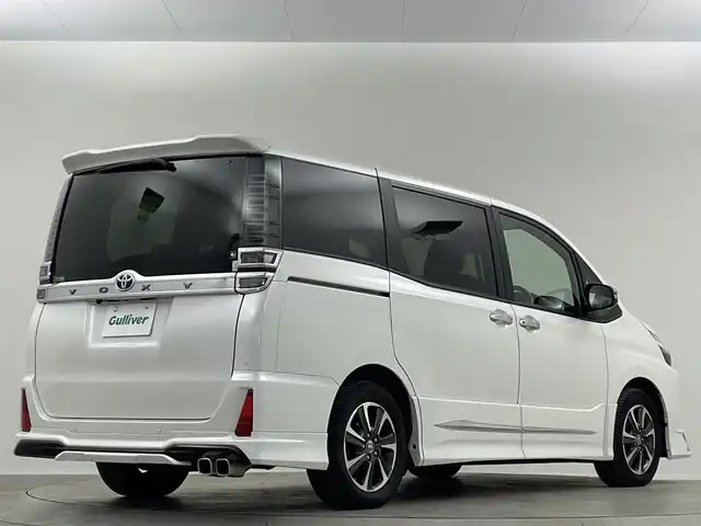 トヨタ ヴォクシー ZS 煌Ⅲ 埼玉県 2021(令3)年 5万km ホワイトパールクリスタルシャイン モデリスタ　純正９型ナビ　両側電動　ＥＴＣ　バックカメラ　フルセグＴＶ　ハーフレザーシート　純正１６インチアルミ　クルーズコントロール　ＬＥＤヘッドライト　衝突被害軽減　ＢＴ　ＵＳＢ端子