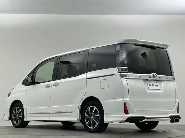 トヨタ ヴォクシー ZS 煌Ⅲ 埼玉県 2021(令3)年 5万km ホワイトパールクリスタルシャイン モデリスタ　純正９型ナビ　両側電動　ＥＴＣ　バックカメラ　フルセグＴＶ　ハーフレザーシート　純正１６インチアルミ　クルーズコントロール　ＬＥＤヘッドライト　衝突被害軽減　ＢＴ　ＵＳＢ端子