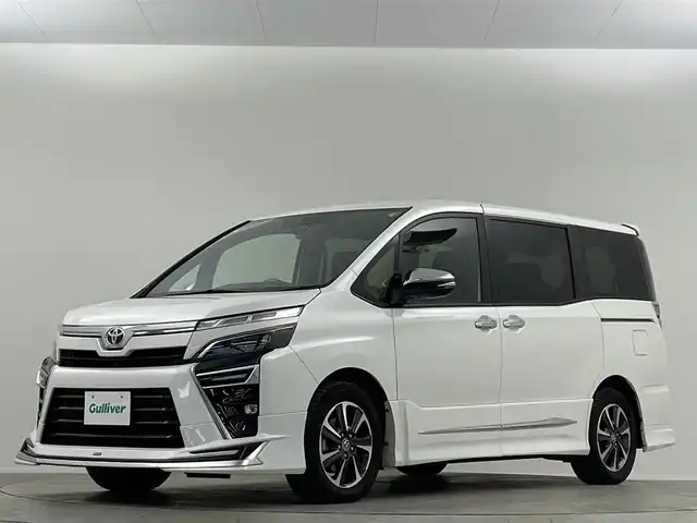 トヨタ ヴォクシー ZS 煌Ⅲ 埼玉県 2021(令3)年 5万km ホワイトパールクリスタルシャイン モデリスタ　純正９型ナビ　両側電動　ＥＴＣ　バックカメラ　フルセグＴＶ　ハーフレザーシート　純正１６インチアルミ　クルーズコントロール　ＬＥＤヘッドライト　衝突被害軽減　ＢＴ　ＵＳＢ端子