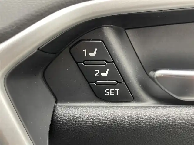 トヨタ ＲＡＶ４ G Zパッケージ 愛知県 2020(令2)年 2.6万km アティチュードブラックマイカ 純正９型ＤＡナビＴＶ　全方位カメラ　禁煙　デジタルインナーミラー　黒革　シートヒーター　ハンドルヒーター　パワーバックドア　ＢＳＭ　前後ドラレコ　衝突軽減　追従クルコン　ＬＥＤライト　格納メモリシート