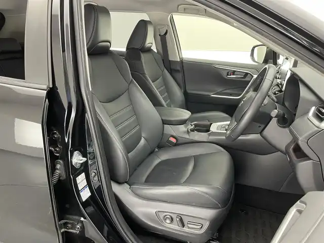 トヨタ ＲＡＶ４ G Zパッケージ 愛知県 2020(令2)年 2.6万km アティチュードブラックマイカ 純正９型ＤＡナビＴＶ　全方位カメラ　禁煙　デジタルインナーミラー　黒革　シートヒーター　ハンドルヒーター　パワーバックドア　ＢＳＭ　前後ドラレコ　衝突軽減　追従クルコン　ＬＥＤライト　格納メモリシート