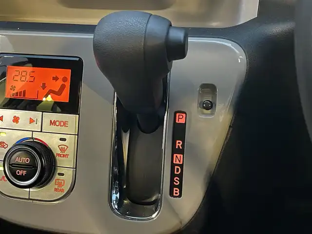 ダイハツ ブーン スタイル SAⅢ 島根県 2019(平31)年 2.1万km パールホワイトⅢ 登録時走行距離20640km/ワンオーナー/純正ナビ（Bluetooth・TV・CD・DVD・FM・AM）/前後コーナーセンサー/アイドリングストップ/衝突被害軽減システム/横滑り防止装置/スペアキー/オートハイビーム/プッシュスタート/バックカメラ/純正LEDヘッドライト/ETC/保証書/取扱説明書/禁煙車