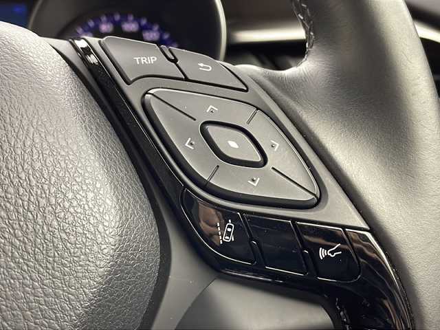 トヨタ Ｃ－ＨＲ G 茨城県 2018(平30)年 0.8万km ホワイトパールクリスタルシャイン 純正9インチナビ/・バックカメラ/・TV/・Bluetooth/ワンオーナー/ドライブレコーダー/純正ビルドインETC/追従型クルーズコントロール/前後コーナーセンサー/シートヒーター（D+N席）/AAC/nanocAAC/純正アルミホイール/ウェルカムライト/フロントバンパーガーニッシュ/衝突被害軽減ブレーキ/レーンキープアシスト/スマートキー