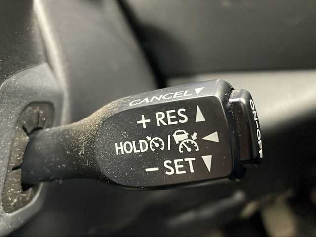 トヨタ Ｃ－ＨＲ G 茨城県 2018(平30)年 0.8万km ホワイトパールクリスタルシャイン 純正9インチナビ/・バックカメラ/・TV/・Bluetooth/ワンオーナー/ドライブレコーダー/純正ビルドインETC/追従型クルーズコントロール/前後コーナーセンサー/シートヒーター（D+N席）/AAC/nanocAAC/純正アルミホイール/ウェルカムライト/フロントバンパーガーニッシュ/衝突被害軽減ブレーキ/レーンキープアシスト/スマートキー