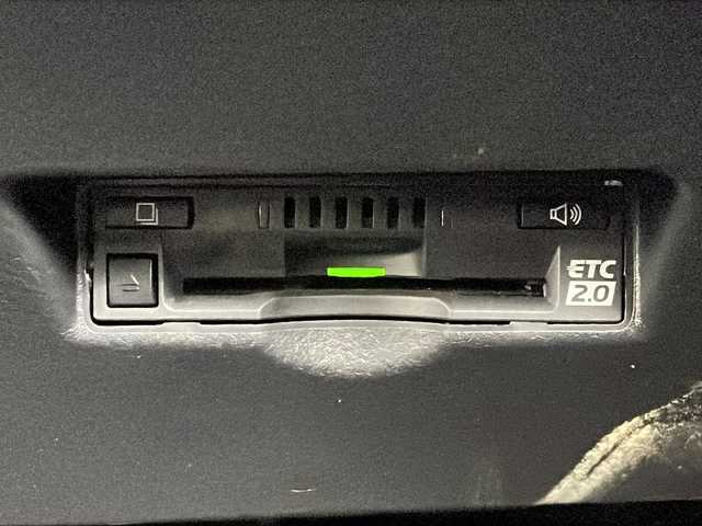 トヨタ Ｃ－ＨＲ G 茨城県 2018(平30)年 0.8万km ホワイトパールクリスタルシャイン 純正9インチナビ/・バックカメラ/・TV/・Bluetooth/ワンオーナー/ドライブレコーダー/純正ビルドインETC/追従型クルーズコントロール/前後コーナーセンサー/シートヒーター（D+N席）/AAC/nanocAAC/純正アルミホイール/ウェルカムライト/フロントバンパーガーニッシュ/衝突被害軽減ブレーキ/レーンキープアシスト/スマートキー