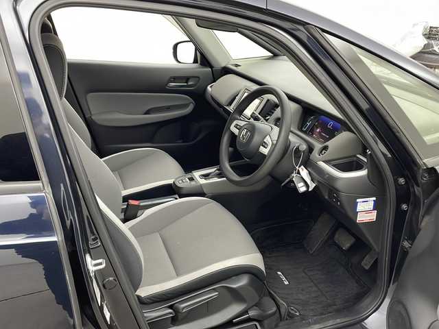 ホンダ フィット e:HEVクロスター 秋田県 2020(令2)年 4.9万km ミッドナイトブルービームM 4WD/純正SDナビ(CD DVD SD BT)/バックカメラ/ホンダセンシング/　・衝突軽減ブレーキ/　・誤発進抑制機能（前方・後方）/　・近距離衝突軽減ブレーキ（前方・後方）/　・路外逸脱抑制機能/　・歩行者事故低減ステアリング/　・車線維持支援システム/　・渋滞追従機能付きアダプティブクルーズコントロール/　・先行車発進お知らせ機能/　・標識認識機能/　・オートハイビーム/ETC/純正前後ドラレコ/コーナーセンサー/プッシュスタート/スマートキー/スペアキー/純正フロアマット/純正アルミホイール/LEDヘッドライト/ステアリングスイッチ/USBジャック