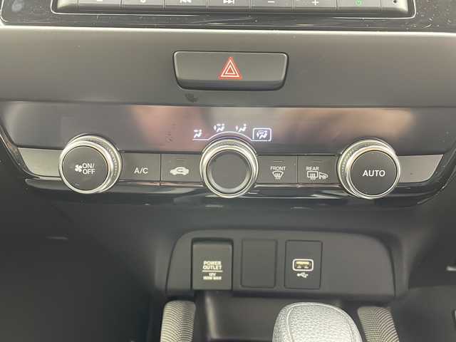 ホンダ フィット e:HEVクロスター 秋田県 2020(令2)年 4.9万km ミッドナイトブルービームM 4WD/純正SDナビ(CD DVD SD BT)/バックカメラ/ホンダセンシング/　・衝突軽減ブレーキ/　・誤発進抑制機能（前方・後方）/　・近距離衝突軽減ブレーキ（前方・後方）/　・路外逸脱抑制機能/　・歩行者事故低減ステアリング/　・車線維持支援システム/　・渋滞追従機能付きアダプティブクルーズコントロール/　・先行車発進お知らせ機能/　・標識認識機能/　・オートハイビーム/ETC/純正前後ドラレコ/コーナーセンサー/プッシュスタート/スマートキー/スペアキー/純正フロアマット/純正アルミホイール/LEDヘッドライト/ステアリングスイッチ/USBジャック