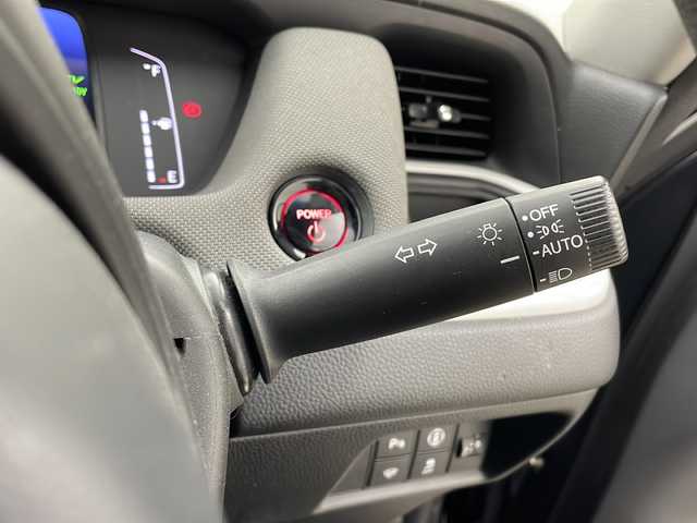 ホンダ フィット e:HEVクロスター 秋田県 2020(令2)年 4.9万km ミッドナイトブルービームM 4WD/純正SDナビ(CD DVD SD BT)/バックカメラ/ホンダセンシング/　・衝突軽減ブレーキ/　・誤発進抑制機能（前方・後方）/　・近距離衝突軽減ブレーキ（前方・後方）/　・路外逸脱抑制機能/　・歩行者事故低減ステアリング/　・車線維持支援システム/　・渋滞追従機能付きアダプティブクルーズコントロール/　・先行車発進お知らせ機能/　・標識認識機能/　・オートハイビーム/ETC/純正前後ドラレコ/コーナーセンサー/プッシュスタート/スマートキー/スペアキー/純正フロアマット/純正アルミホイール/LEDヘッドライト/ステアリングスイッチ/USBジャック