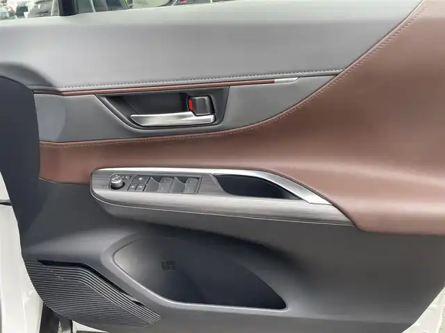 トヨタ ハリアー Z 神奈川県 2020(令2)年 4.2万km ホワイトパールクリスタルシャイン パノラマルーフ/JBLサウンドシステム/パノラミックビューモニター/純正ナビ/・Bluetooth・MiraCast/・フルセグTV/トヨタセーフティセンス/・プリクラッシュセーフティ/・レーントレーシングアシスト/・レーダークルーズコントロール/・アダプティブハイビーム/ブラインドスポットモニター/リアクロストラフィックアラート/LEDオートライト/純正19インチAW/運転席パワーシート/スマートキー/フロアマット