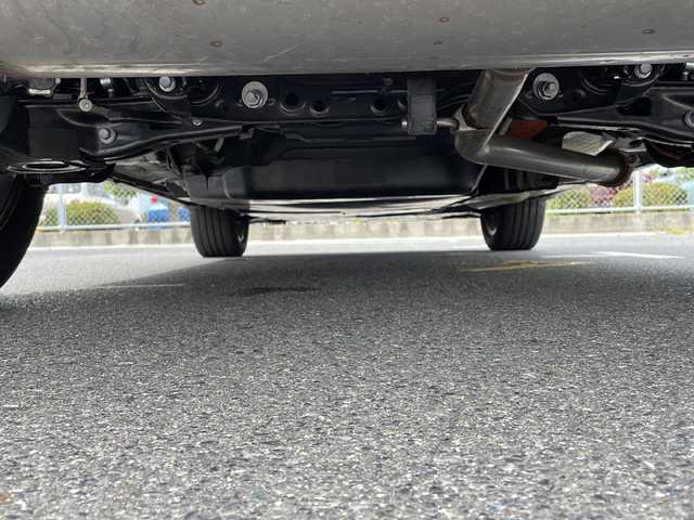 トヨタ ハリアー ハイブリッド Z レザーパッケージ 山口県 2021(令3)年 0.4万km プレシャスブラックパール 純正12.3インチナビ/AM/FM/USB/USB/Mira cast/フルセグテレビ/アラウンドビューモニター/デジタルインナーミラー/ETC2.0/ヘッドアップディスプレイ/ブラインドスポットモニター/LEDヘッドライト/オートライト/フォグランプ/左右独立温度コントロールフルオートエアコン/前席エアシート/前席パワーシート/電動パーキングブレーキ/オートブレーキホールド/純正フロアマット/19インチ純正アルミホイール/ステアリングヒーター/レザーシート/電動リアゲート/スマートキー/スペア有/プッシュアップスタート/Toyota Safety Sense/・プリクラッシュセーフティ/・レーントレーシングアシスト/・レーンディパーチャーアラート/・レーダークルーズコントロール/・アダプティブハイビームシステム/取り扱い説明書