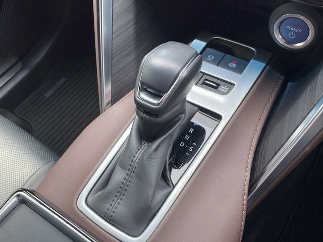 トヨタ ハリアー ハイブリッド Z レザーパッケージ 山口県 2021(令3)年 0.4万km プレシャスブラックパール 純正12.3インチナビ/AM/FM/USB/USB/Mira cast/フルセグテレビ/アラウンドビューモニター/デジタルインナーミラー/ETC2.0/ヘッドアップディスプレイ/ブラインドスポットモニター/LEDヘッドライト/オートライト/フォグランプ/左右独立温度コントロールフルオートエアコン/前席エアシート/前席パワーシート/電動パーキングブレーキ/オートブレーキホールド/純正フロアマット/19インチ純正アルミホイール/ステアリングヒーター/レザーシート/電動リアゲート/スマートキー/スペア有/プッシュアップスタート/Toyota Safety Sense/・プリクラッシュセーフティ/・レーントレーシングアシスト/・レーンディパーチャーアラート/・レーダークルーズコントロール/・アダプティブハイビームシステム/取り扱い説明書